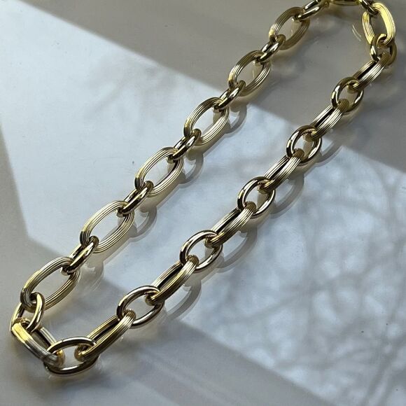 14K Gold Bold and Chunky Oval Link Necklace by Leslie’s Jewelry - Picture 8 of 15